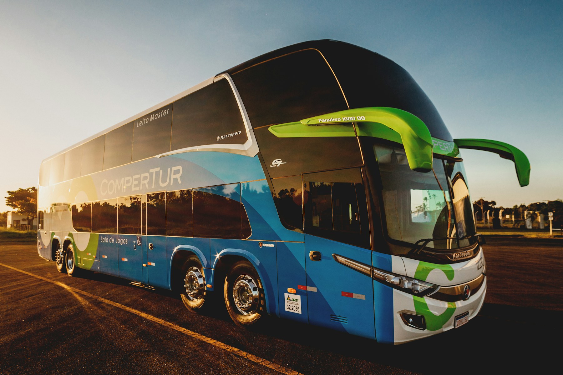 Long-distance coach bus
